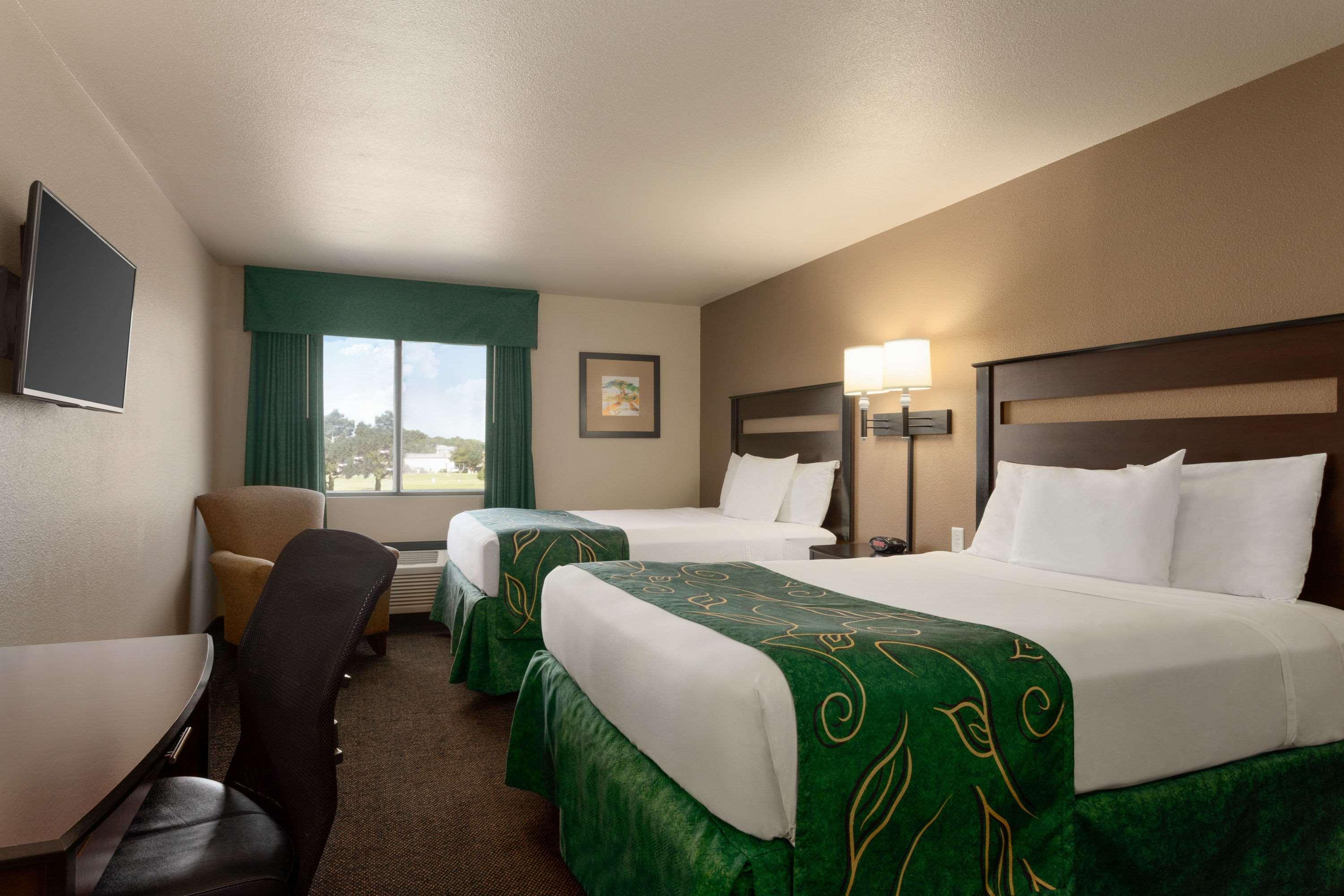 Hotel Baymont By Wyndham Wellington Extérieur photo