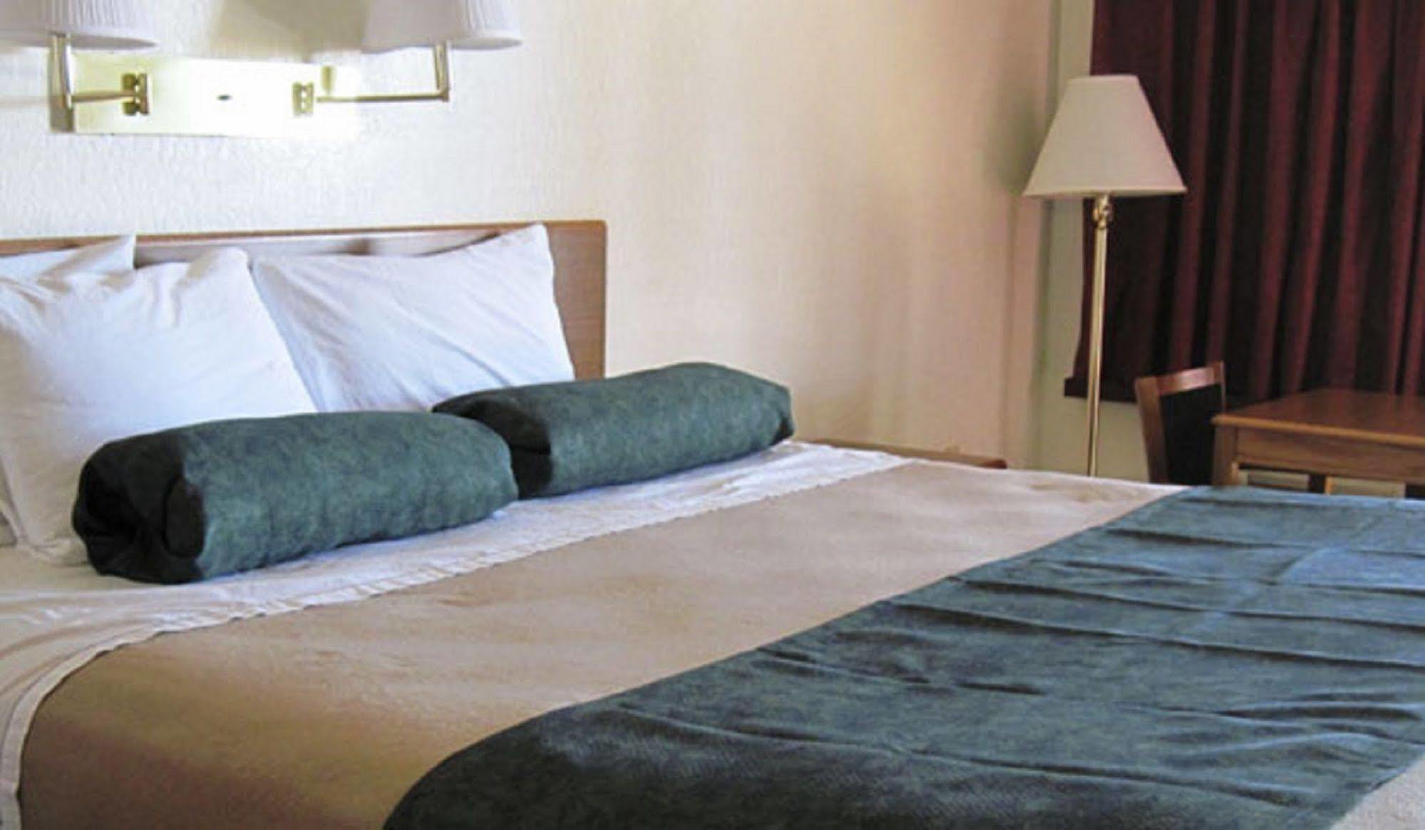 Hotel Baymont By Wyndham Wellington Extérieur photo