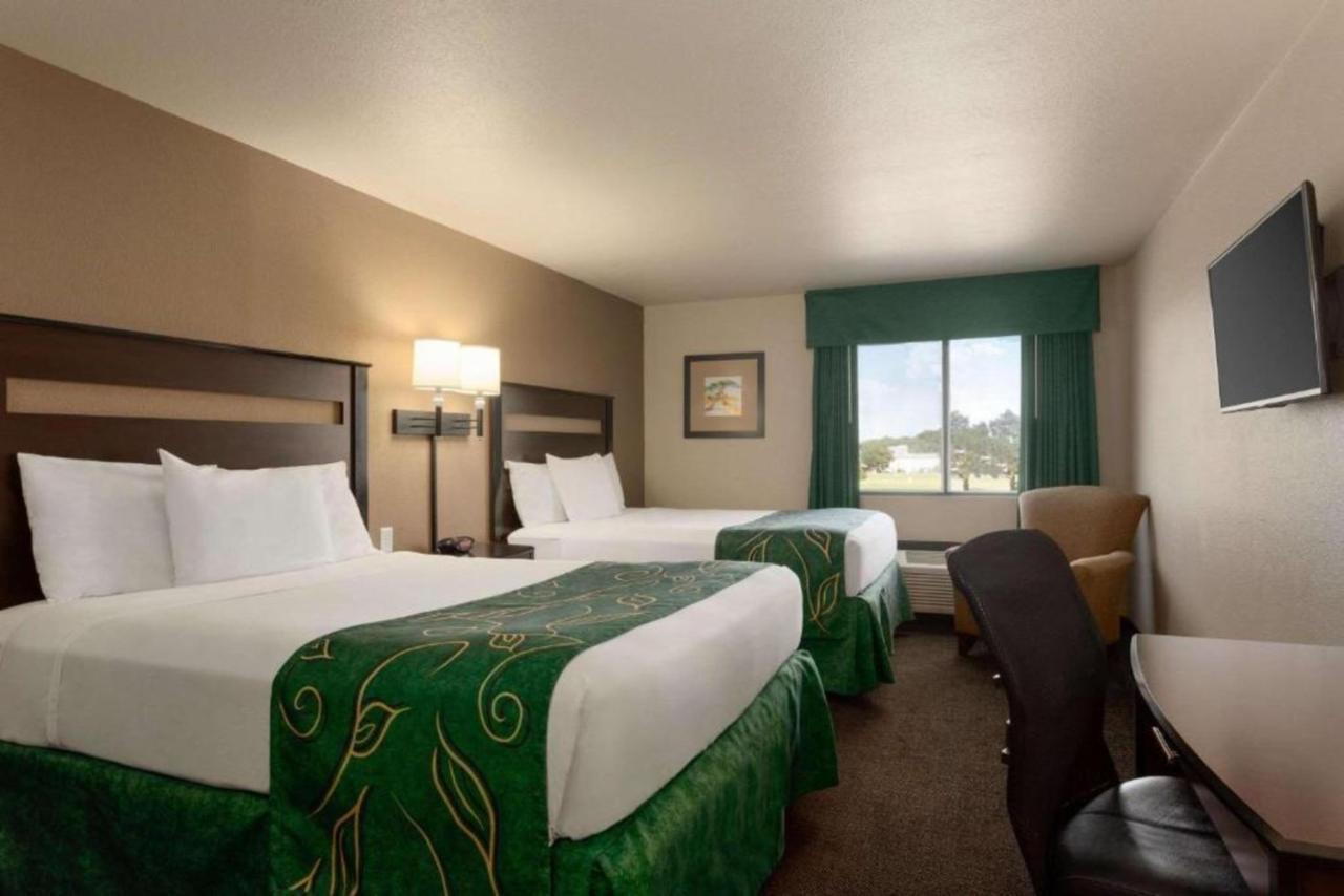 Hotel Baymont By Wyndham Wellington Extérieur photo
